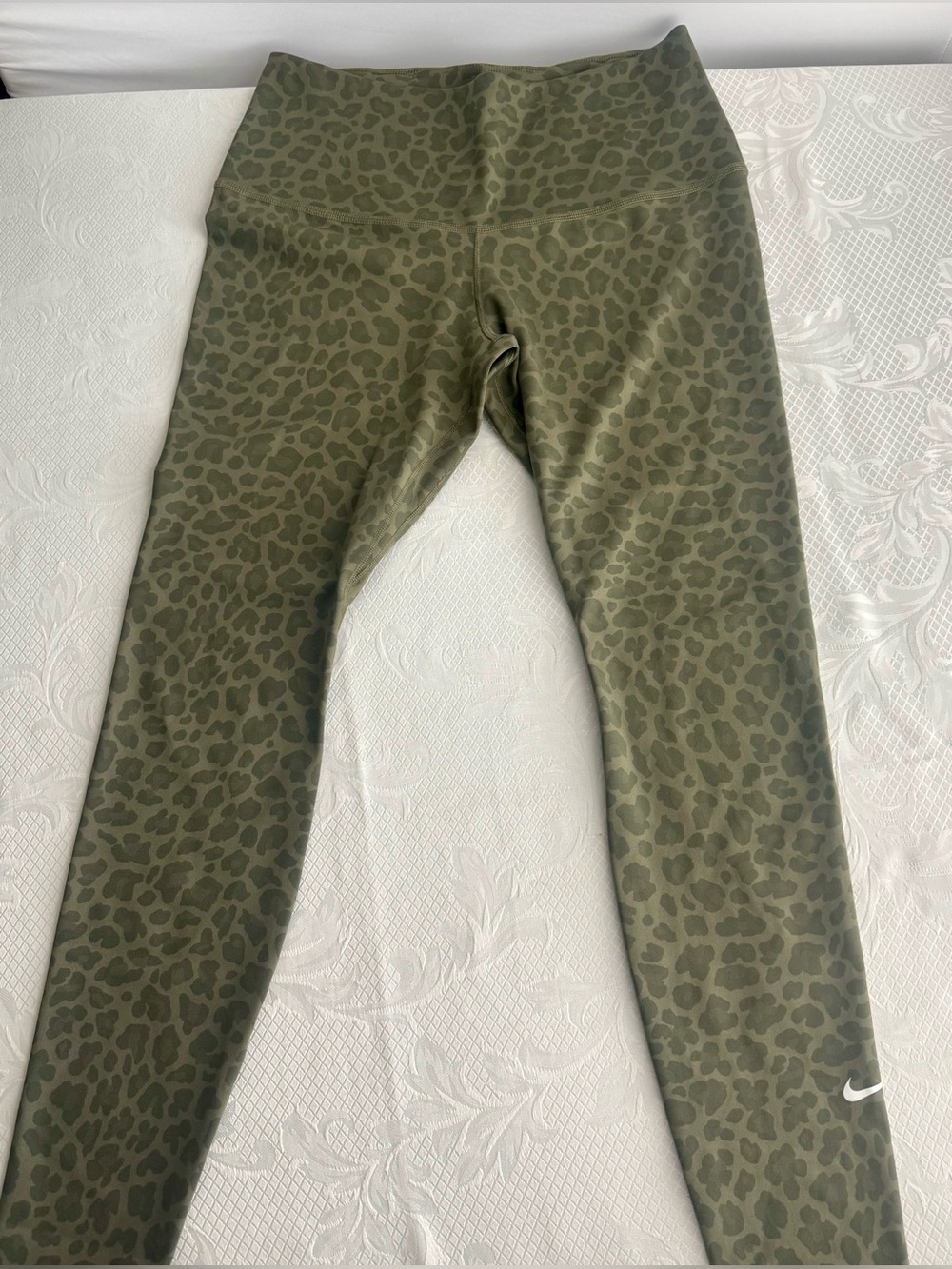 Nike Dri-Fit Green Leopard Print Leggings- Size M -Like New!